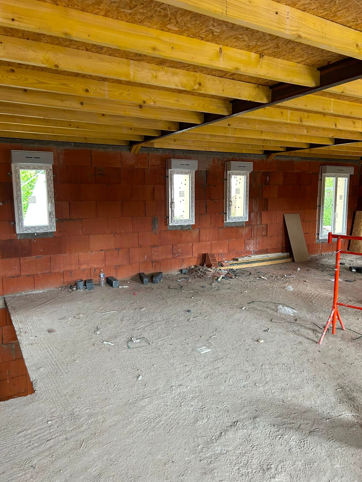 Construction — Plancher bois & pose de fenêtres